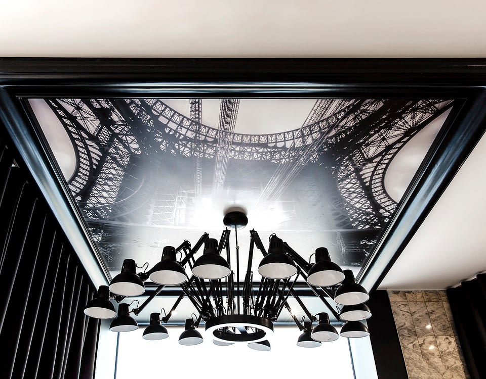 Vente et installation de photographies d'art Pixopolitan pour l'hôtel Best Western Trocadéro La Tour